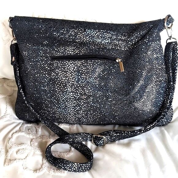 Cofi Leather Metallic Stingray Pattern Embossed Leather  Stunning Crossbody NWOT - Picture 8 of 17